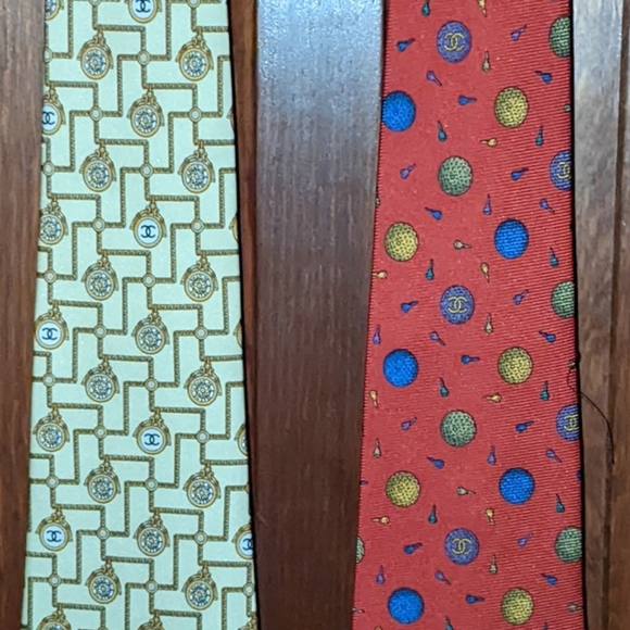 CHANEL Men's Ties. 2 100% Silk Ties. Made in Italy. - Picture 6 of 6